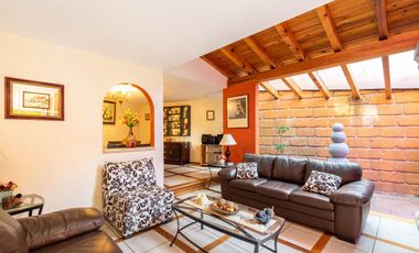 CASA EN VENTA EN JARDINES DE BELLAVISTA
