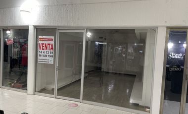 Local comercial en venta en Plaza Universidad