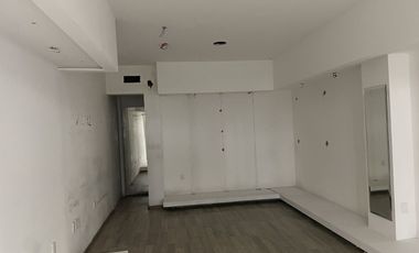 Local comercial en venta en Plaza Universidad