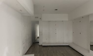Local comercial en venta en Plaza Universidad
