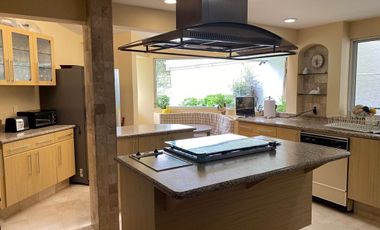 Casa en venta en la mejor zona de Bosques de las Lomas.