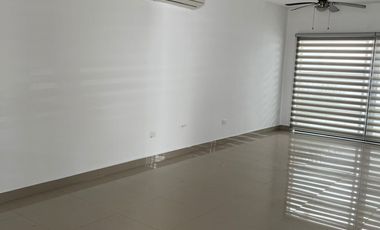 Casa en Renta en Cumbres Provenza