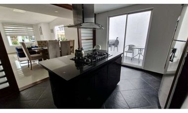Amplia e iluminada casa en el mejor conjunto de Zipaquirá