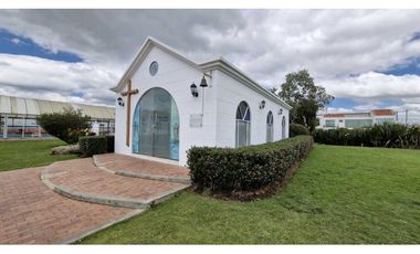 Amplia e iluminada casa en el mejor conjunto de Zipaquirá