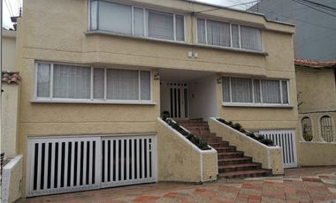 Casas - Bifamiliar para Arriendo