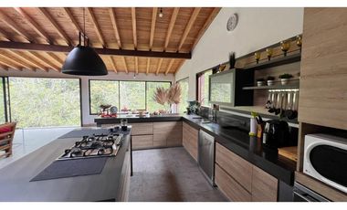 Alquiler de casa campestre por el canada vereda Agus claras