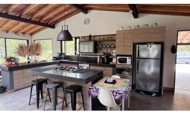 Alquiler de casa campestre por el canada vereda Agus claras