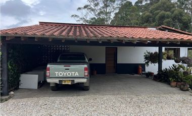 Alquiler de casa campestre por el canada vereda Agus claras