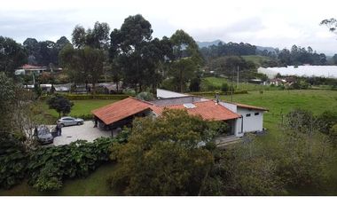 Alquiler de casa campestre por el canada vereda Agus claras