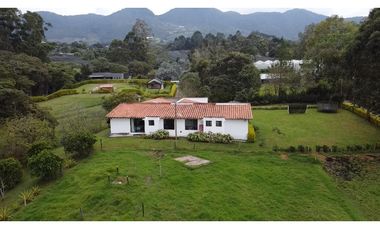 Alquiler de casa campestre por el canada vereda Agus claras