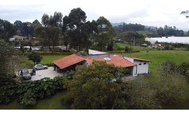 Alquiler de casa campestre por el canada vereda Agus claras