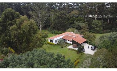 Alquiler de casa campestre por el canada vereda Agus claras
