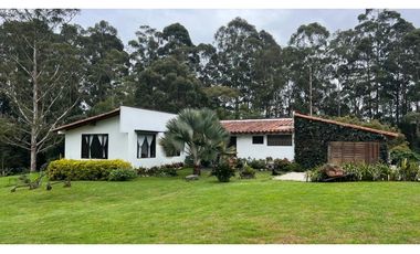 Alquiler de casa campestre por el canada vereda Agus claras