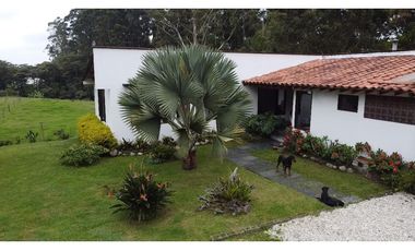 Alquiler de casa campestre por el canada vereda Agus claras