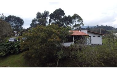 Alquiler de casa campestre por el canada vereda Agus claras