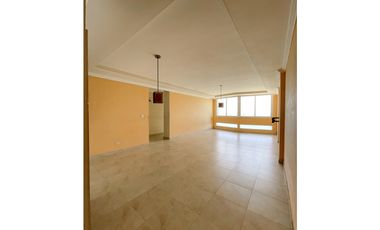 Venta: Apartamento en Colón, Edificio Bay View