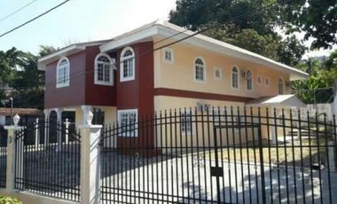 ALQUILER CASA 368M2 5 RECMARAS EN LAS CUMBRES KAF