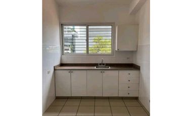 EDIFICIO EN BELLA VISTA  A UNA CUADRA DE AVENIDA BALBOA 726M2