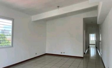 EDIFICIO EN BELLA VISTA  A UNA CUADRA DE AVENIDA BALBOA 726M2
