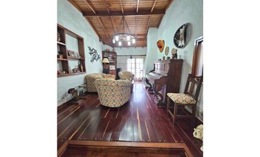 CHALET 4 AMB, GGE P/2 AUTOS Y GRAN PARQUE *RETASADO*