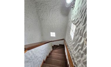 CHALET 4 AMB, GGE P/2 AUTOS Y GRAN PARQUE *RETASADO*