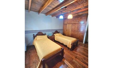 CHALET 4 AMB, GGE P/2 AUTOS Y GRAN PARQUE *RETASADO*