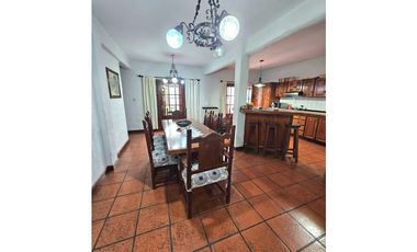 CHALET 4 AMB, GGE P/2 AUTOS Y GRAN PARQUE *RETASADO*