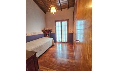 CHALET 4 AMB, GGE P/2 AUTOS Y GRAN PARQUE *RETASADO*