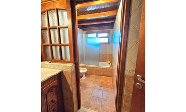 CHALET 4 AMB, GGE P/2 AUTOS Y GRAN PARQUE *RETASADO*