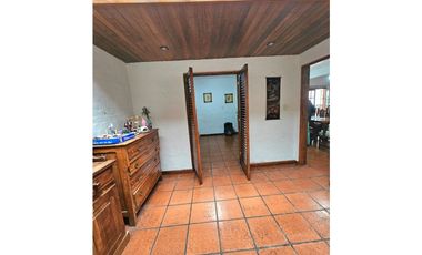 CHALET 4 AMB, GGE P/2 AUTOS Y GRAN PARQUE *RETASADO*