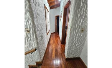 CHALET 4 AMB, GGE P/2 AUTOS Y GRAN PARQUE *RETASADO*