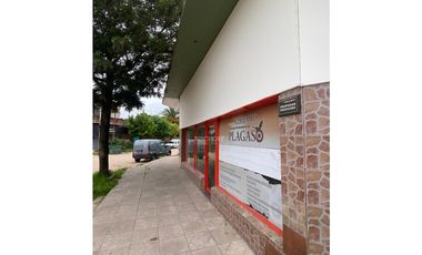 VENTA EN BLOCK DE 3 LOCALES + DEPARTAMENTO + CASA DE 3 AMBIENTES
