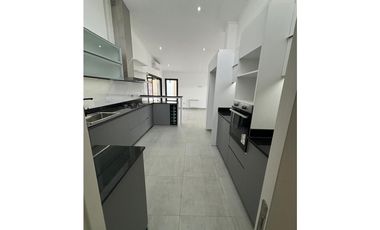 SE VENDE CASA DE ALTA CALIDAD A ESTRENAR 3 DORMITORIOS EN EL DORADO 2