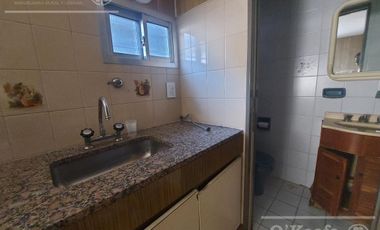 Casa en venta de 3 ambientes en Quilmes.