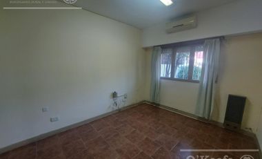Casa en venta de 3 ambientes en Quilmes.
