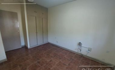 Casa en venta de 3 ambientes en Quilmes.
