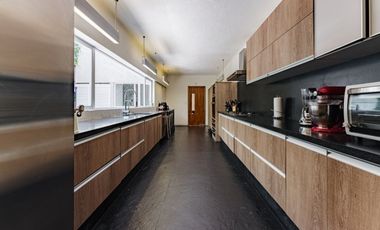 ESPECTACULAR CASA EN VENTA A 2 MINS DE BOSQUES DE LAS LOMAS