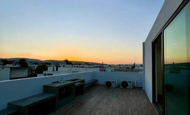 SOLARES TE ESPERA