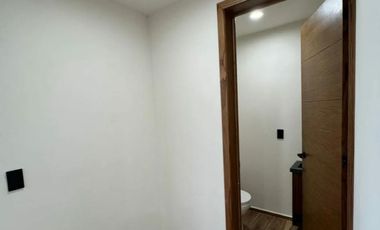 SOLARES TE ESPERA