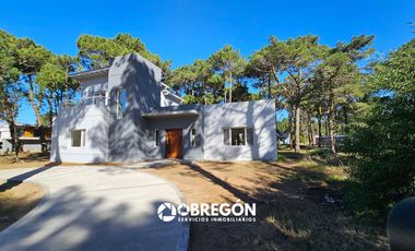 CASA EN VENTA EN BARRIO ALAMOS PINAMAR A ESTRENAR