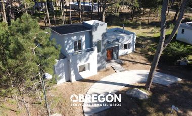 CASA EN VENTA EN BARRIO ALAMOS PINAMAR A ESTRENAR