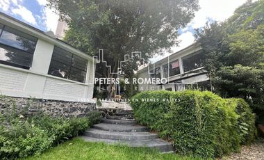 Casa con Dos Edificios como Inversion en Venta en Lomas de Chapultepec