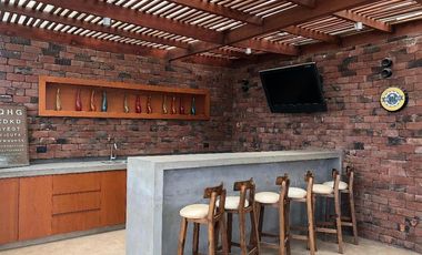 VENTA de lindo Duplex en Monterrico- Surco