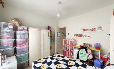 Casa en Magdalena límite con San Isidro | 4 pisos | Remodelada | Sin Cochera