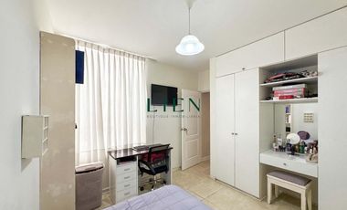 Casa en Magdalena límite con San Isidro | 4 pisos | Remodelada | Sin Cochera