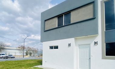 Casa en Pre Venta, Estricta Seguridad, Centro Montemorelos, Nuevo León