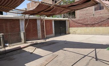 Casa de dos pisos cerca a parques en Carabayllo