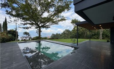 Casa campestre en venta Poblado Los Balsos