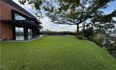 Casa campestre en venta Poblado Los Balsos