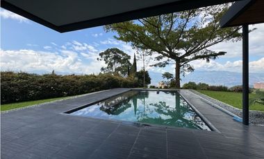 Casa campestre en venta Poblado Los Balsos